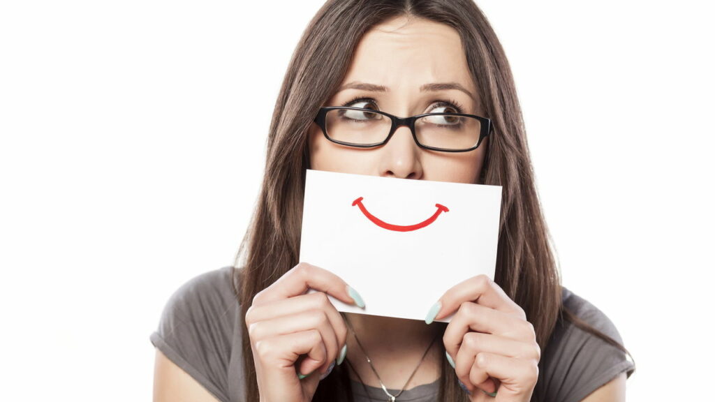 Como identificar um sorriso falso em 1 minuto de acordo com a psicologia