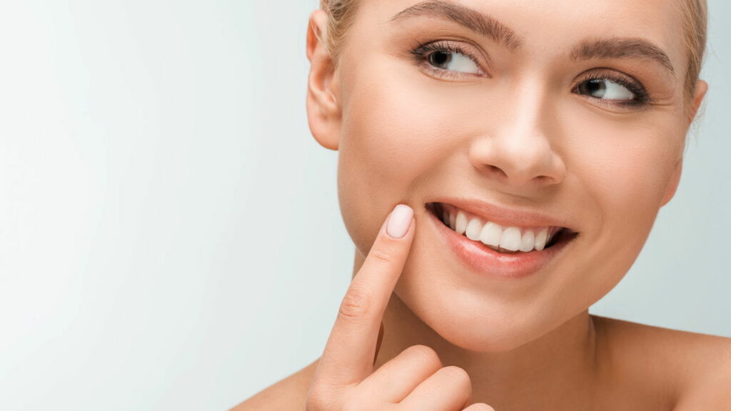 Como identificar um sorriso falso em 3 minutos de acordo com a psicologia