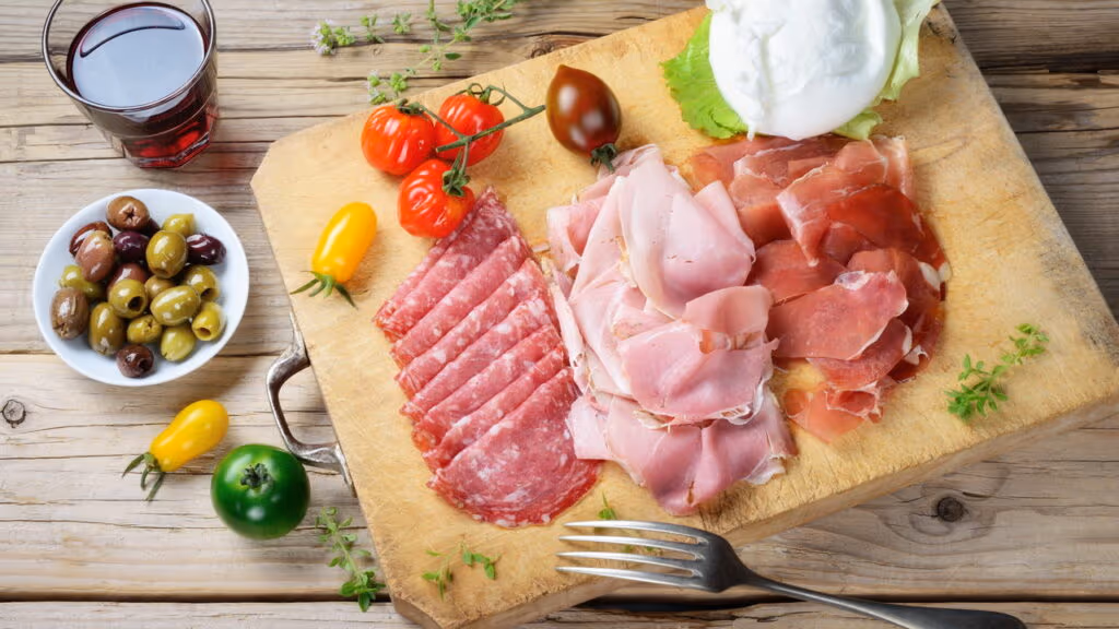 Como montar uma tábua de frios econômica para acompanhar o churrasco