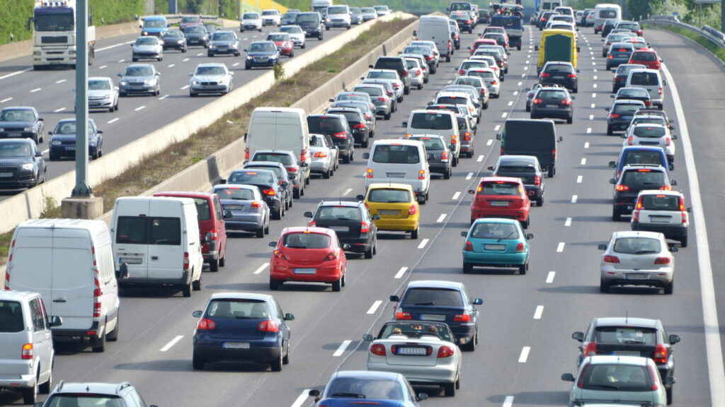 Esses cuidados ao trafegar em rodovias com obras evitam multas e acidentes