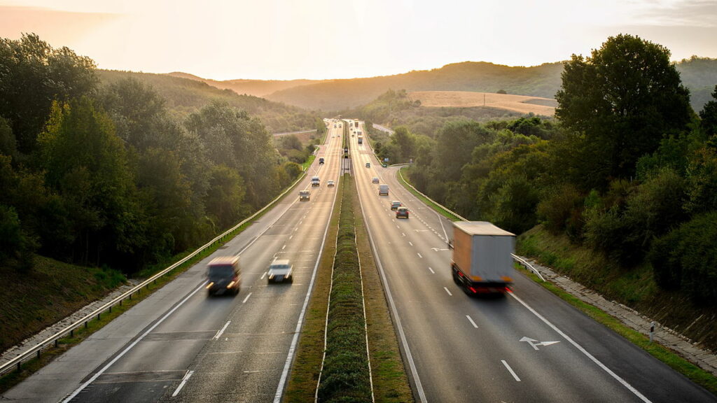 Esses cuidados ao trafegar em rodovias com obras evitam multas e acidentes