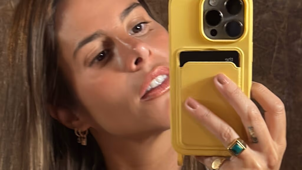 Shantal revela que filha teve cabelo pintado por engano