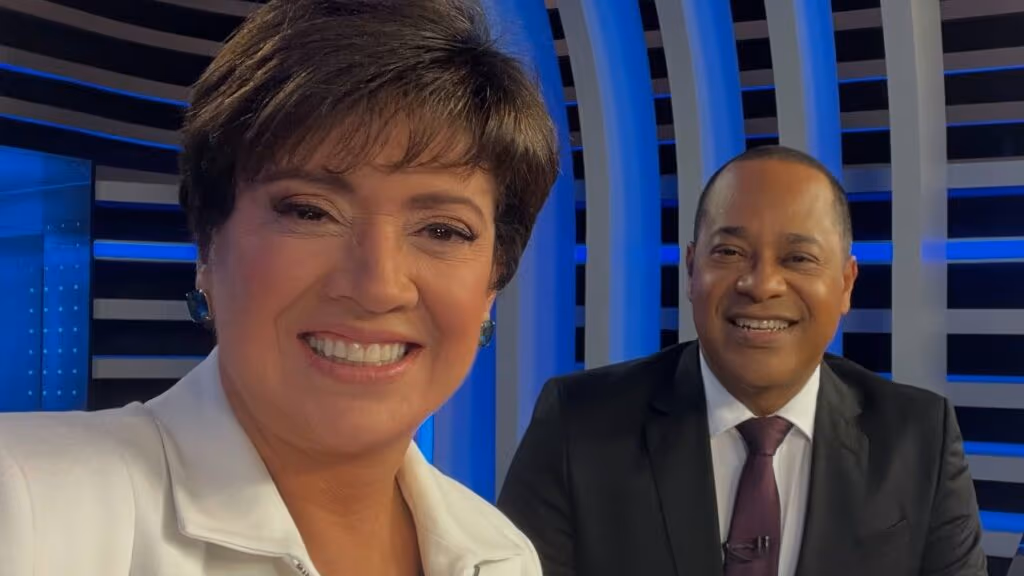 Christina Lemos se desliga da bancada do Jornal da Record