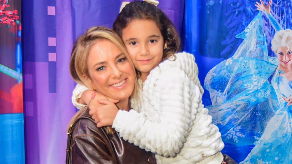 Filha de Cesar Tralli ganha presente polêmico