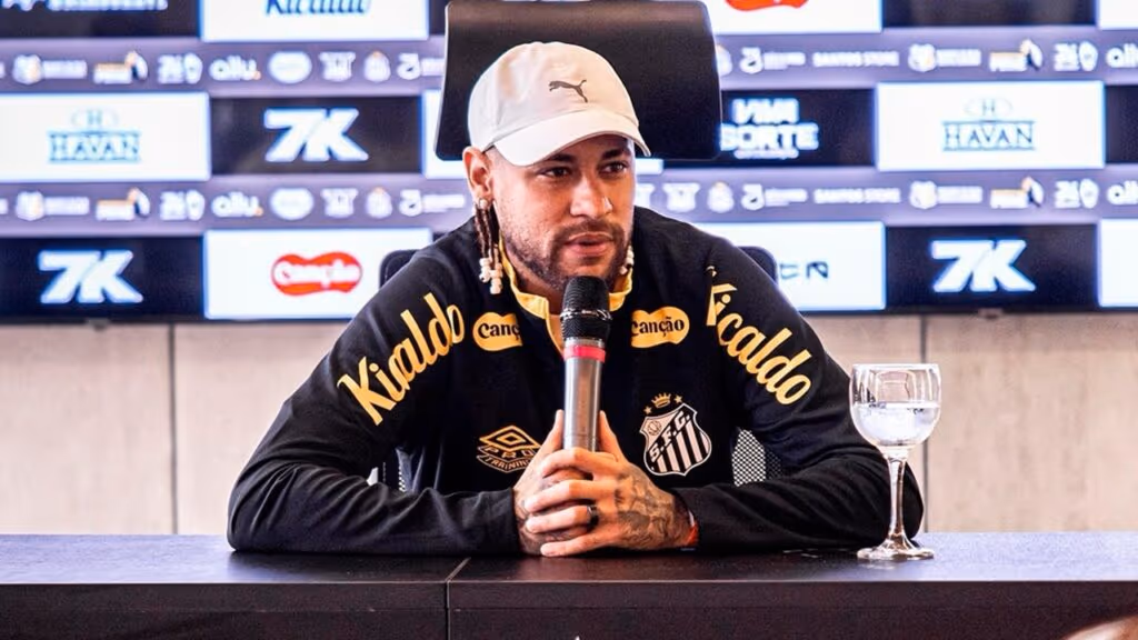 Leitura labial entrega discussão de Neymar com torcedor