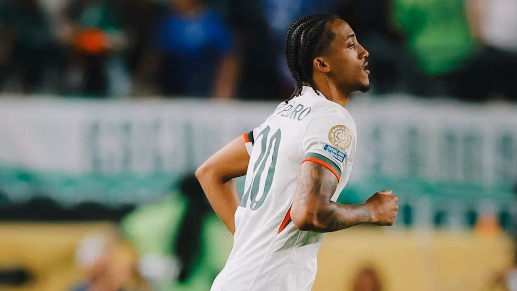 Chelsea atropela Fluminense com direito a gol do ex