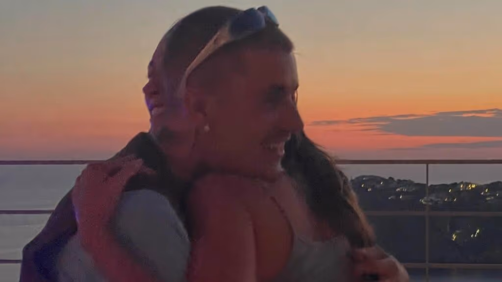 Justin Bieber lança novo álbum sobre sua esposa Hailey
