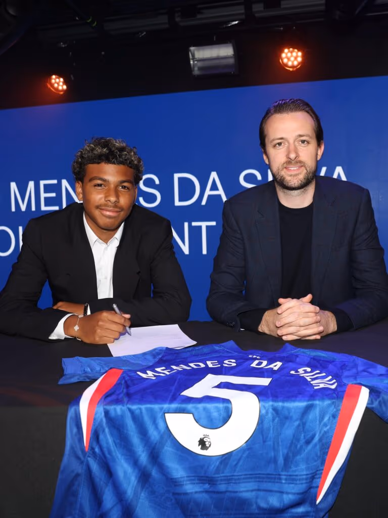 Chelsea aposta em filho de ídolo brasileiro