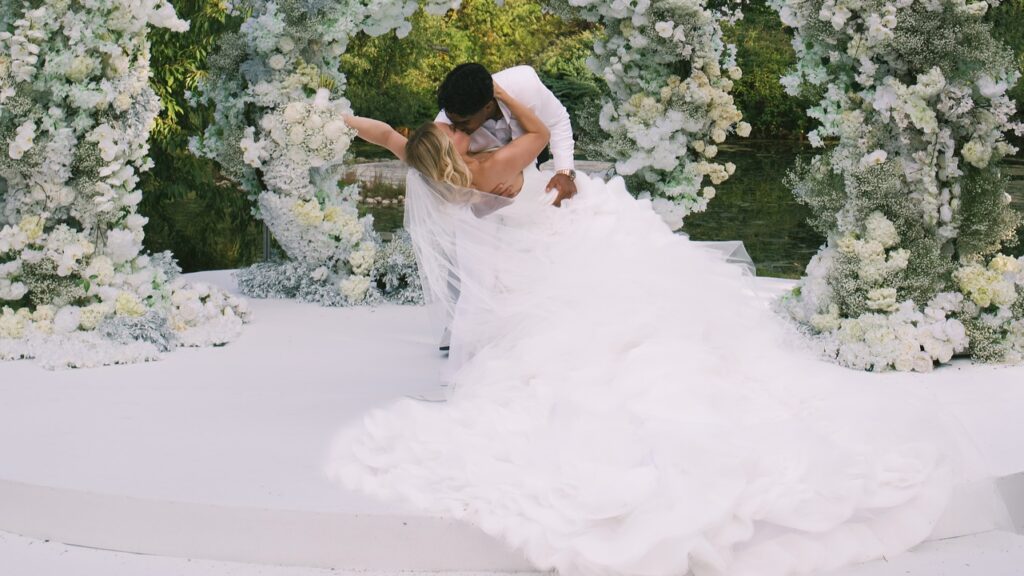 O álbum de fotos do casamento de Endrick e Gabriely Miranda