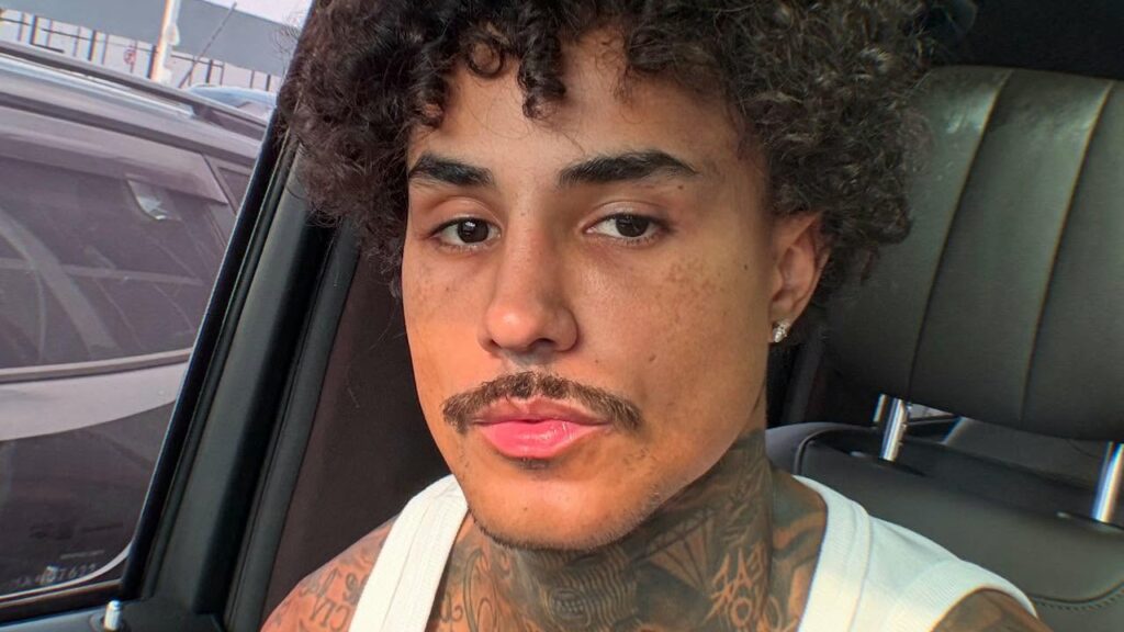 Cantor MC Livinho sofre acidente e perfura o pulmão