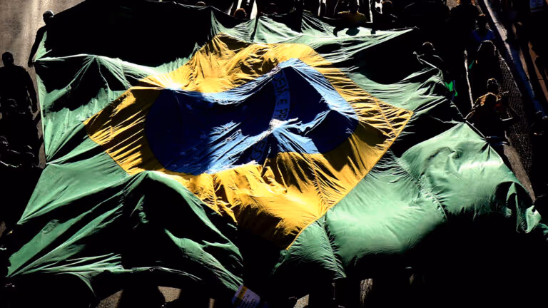 A arte de ser roubado e taxado no Brasil