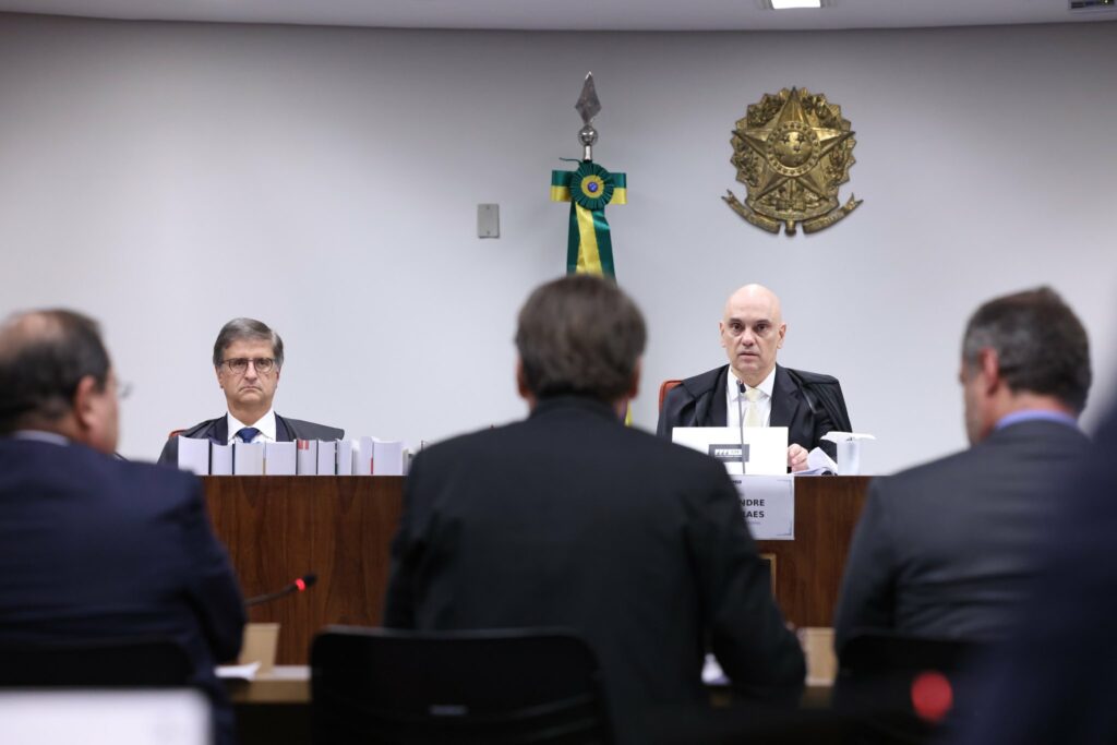 Defesa de Bolsonaro pede prorrogação de prisão domiciliar