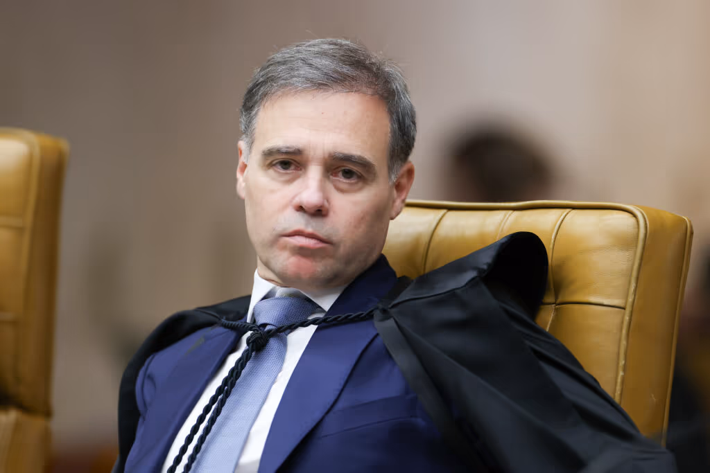 Mendonça: “Supremo está invadindo o espaço de outros poderes”