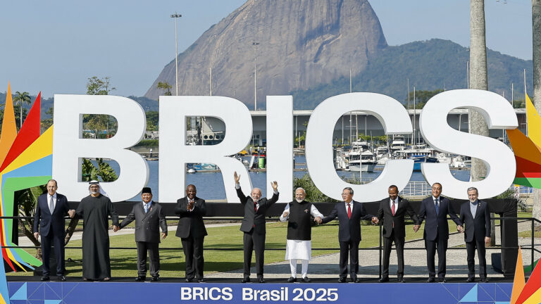 Lula, Brics e seus peões sacrificáveis