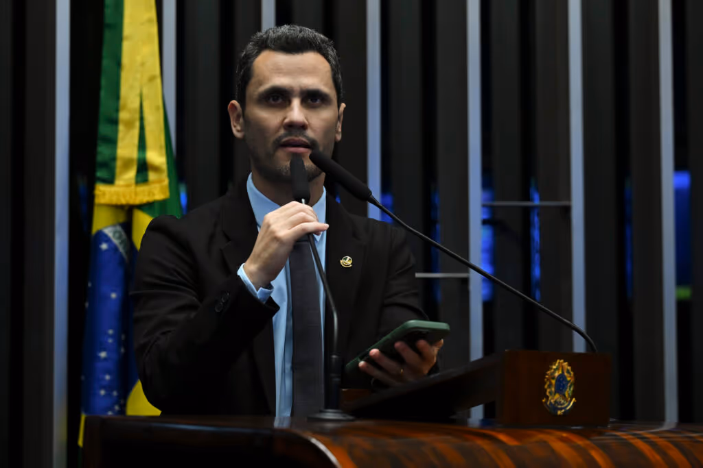 Cleitinho lidera corrida pelo governo de MG, aponta pesquisa