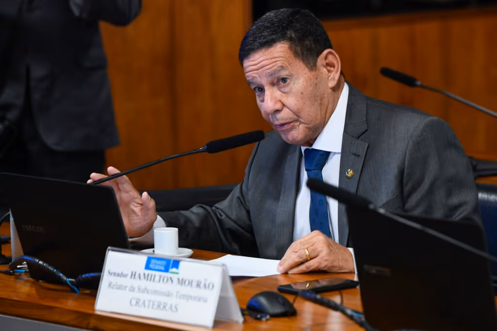 Mourão cobra Senado por impeachment de ministros do STF