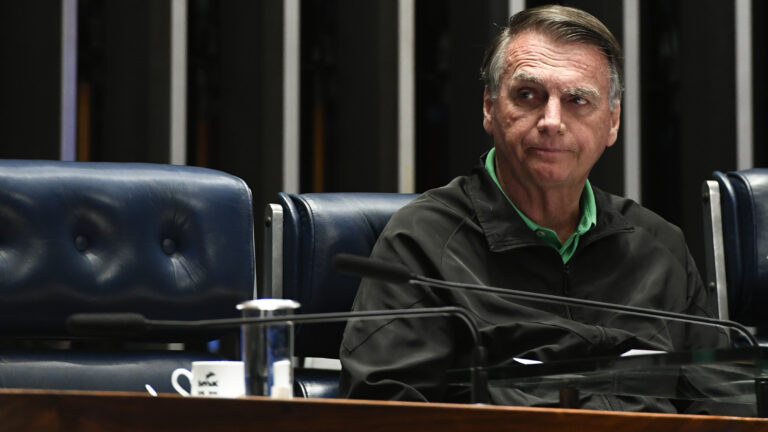 Moraes envia à PGR pedido de Bolsonaro para cirurgia no ombro