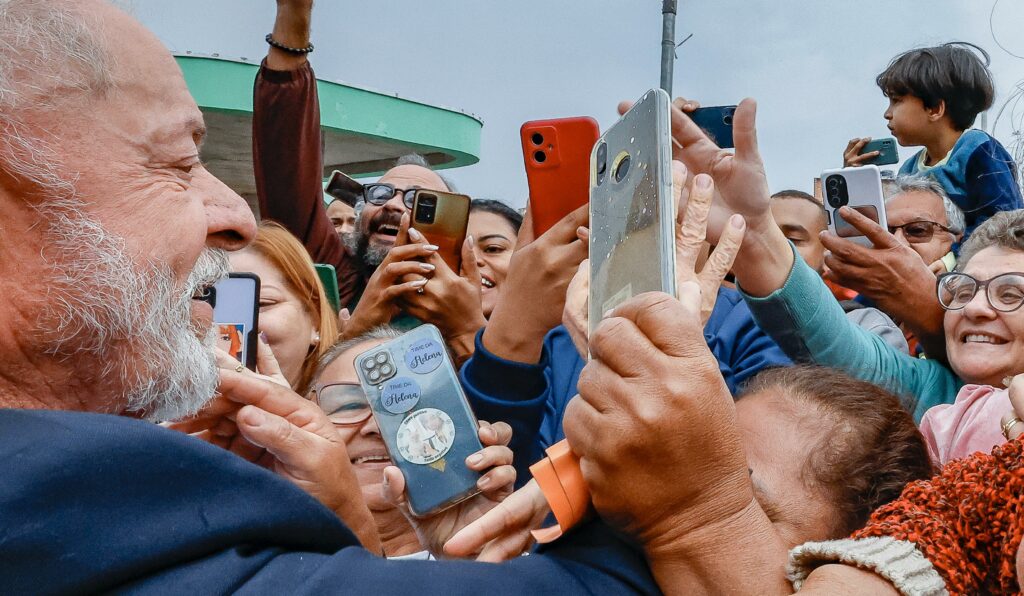 “Só é rico porque já roubou”, diz Lula