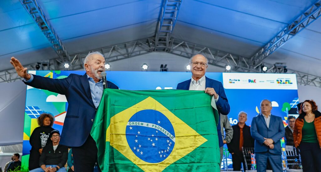Lula: “Se o Trump tivesse me ligado, eu explicaria a situação do Bolsonaro”