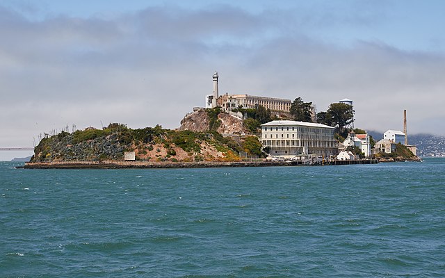 Crusoé: Trump vai reformar a prisão de Alcatraz?
