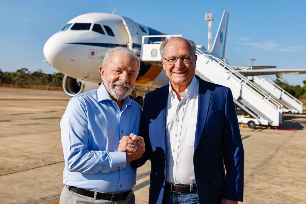 Crusoé: O verdadeiro ministro dos Aeroportos