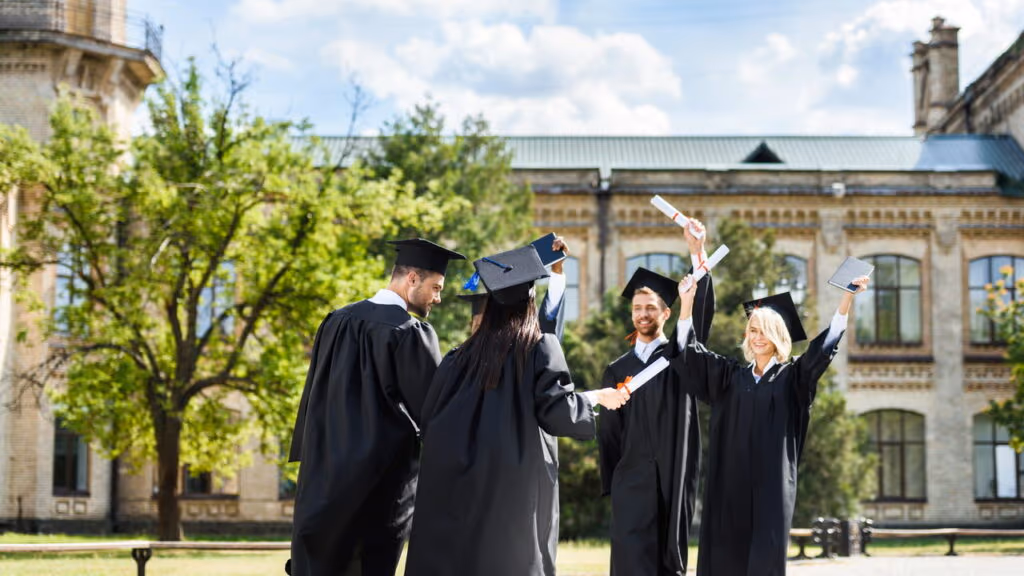 A mulher mais rica do mundo abriu uma faculdade de medicina
