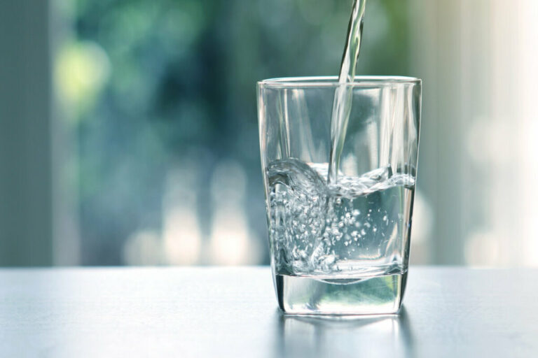 6 motivos para beber mais água durante o inverno
