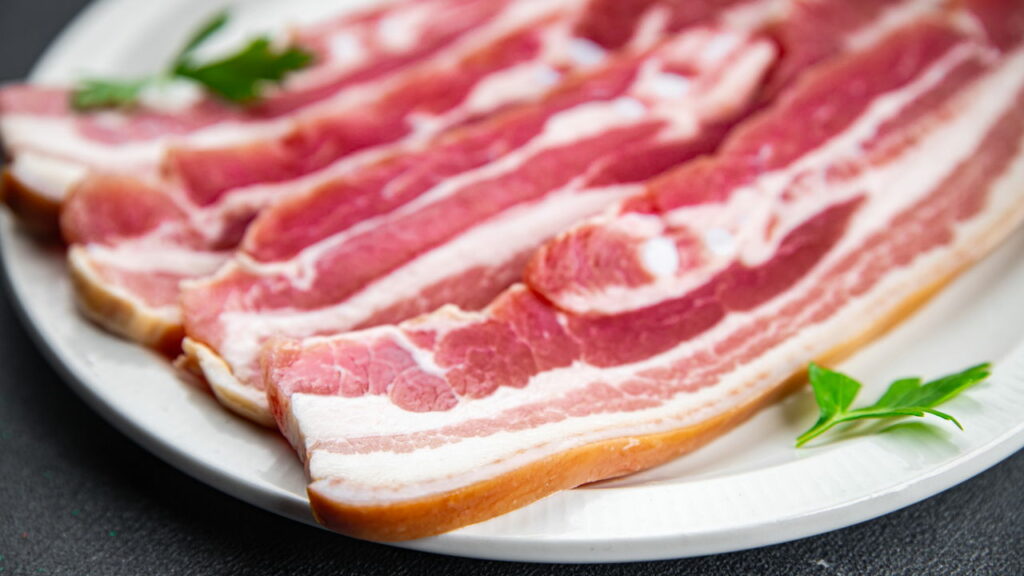 Alerta para maior recall de bacon do ano por risco de Listeria