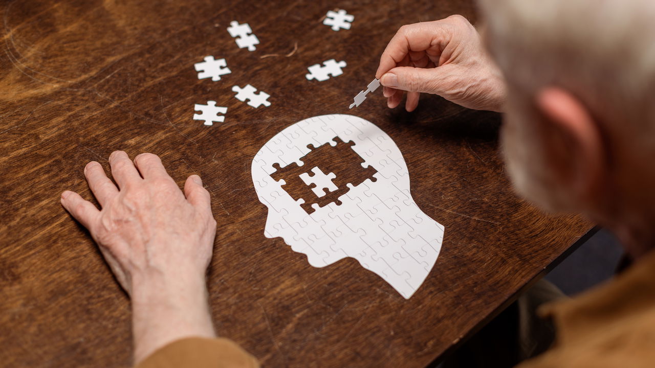 Sintomas do Alzheimer que você precisa reconhecer cedo