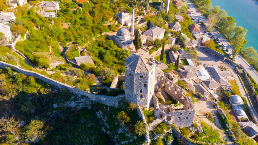 Essas cidades estão dominando o turismo econômico europeu em 2025