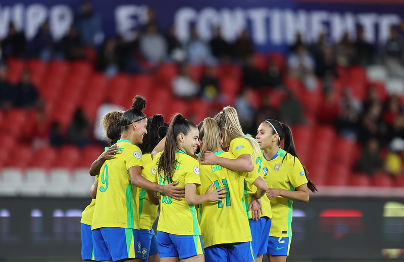 Brasil atropela o Uruguai e garante vaga na final da Copa América Feminina