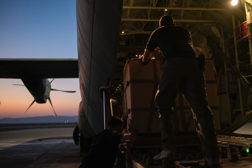 Israel retoma lançamento aéreo de ajuda humanitária a Gaza 