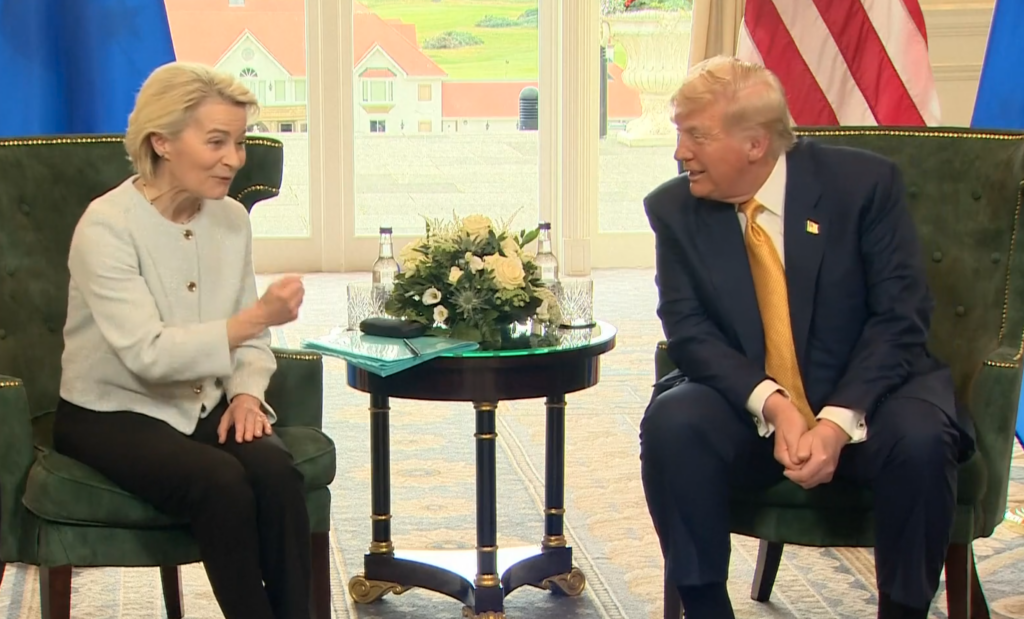 Trump anuncia acordo com União Europeia e reduz tarifa