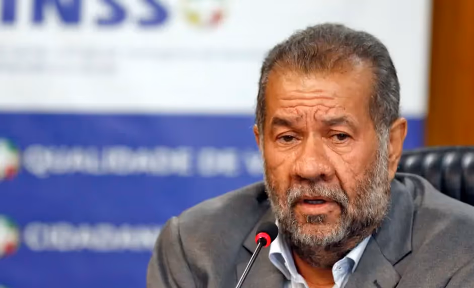 PGR arquiva pedido para investigar Lupi e Queiroz por escândalo do INSS
