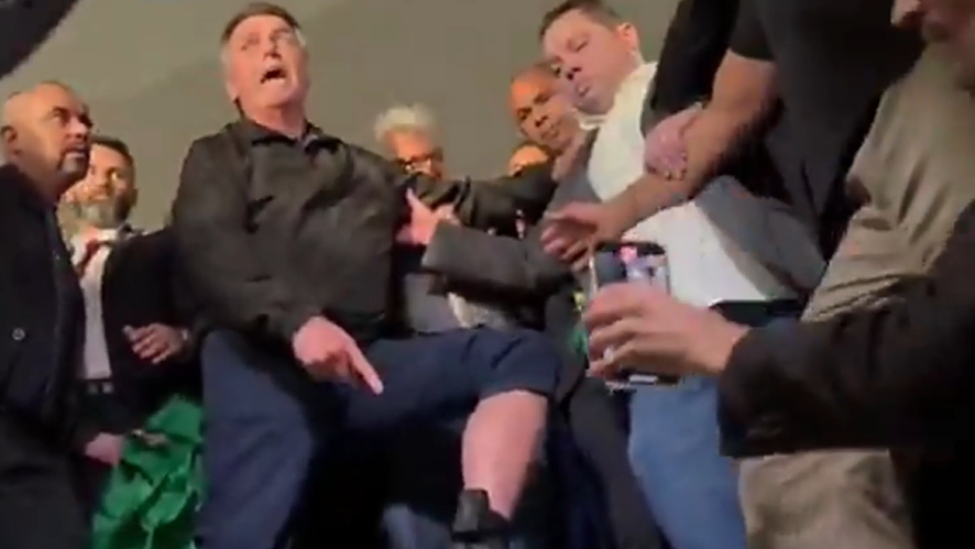 “O que vale para mim é a lei de Deus”, diz Bolsonaro ao mostrar tornozeleira