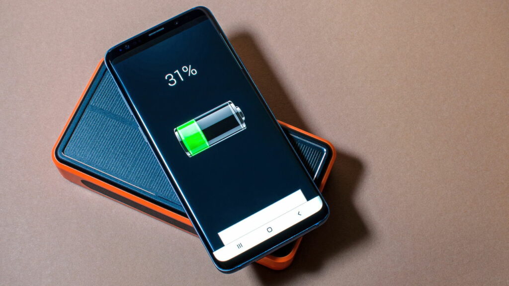 Como carregar seu aparelho celular sem uma tomada
