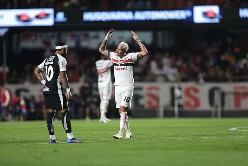 Corinthians perde para o São Paulo que se afasta da zona de rebaixamento