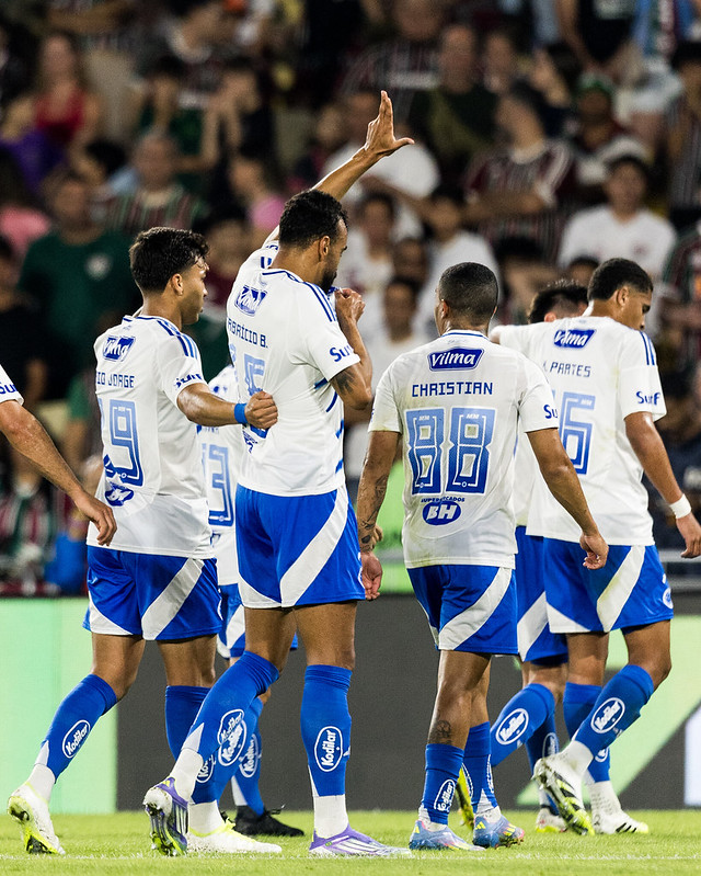Segue o líder! Cruzeiro vence o Fluminense e assume ponta do Brasileirão