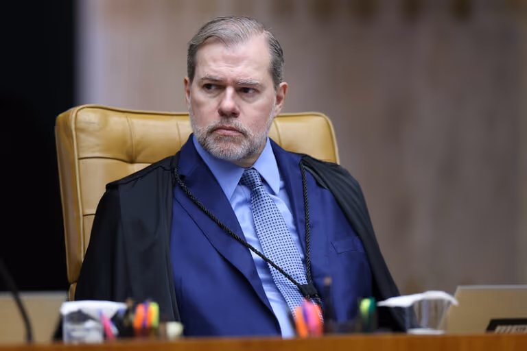 Dennys Xavier na Crusoé: Vale a pena ser bandido no Brasil?