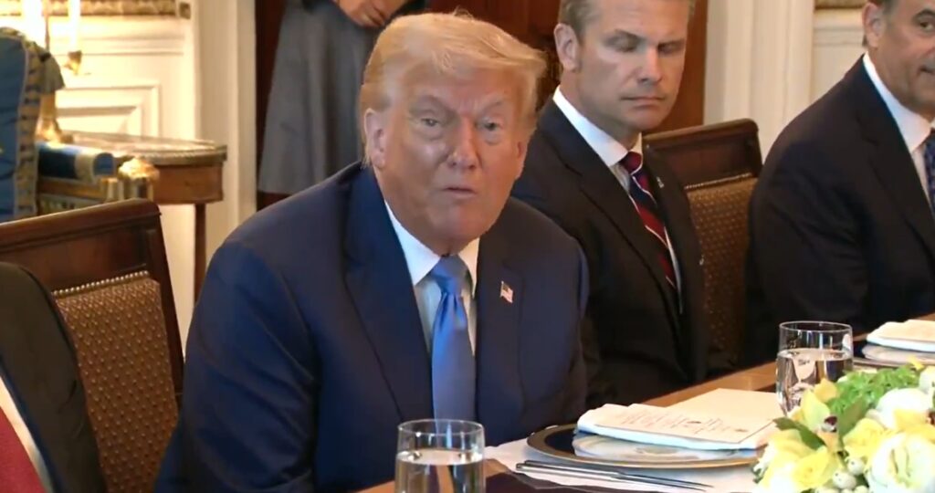 Trump promete enviar mais armas para a Ucrânia