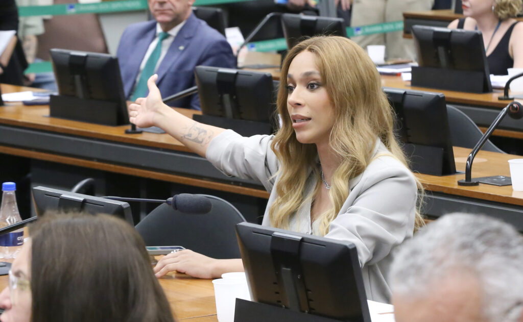 Crusoé: A persistência do patrimonialismo
