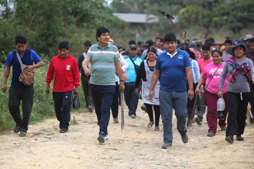 Crusoé: O facão de Evo Morales