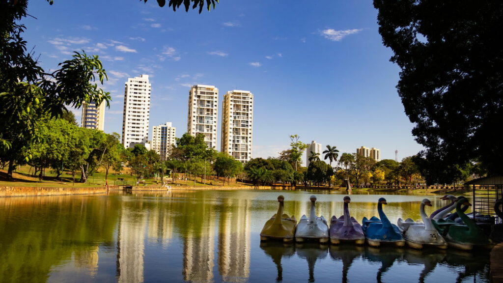 A cidade que mostra como modernidade e áreas verdes podem andar juntas