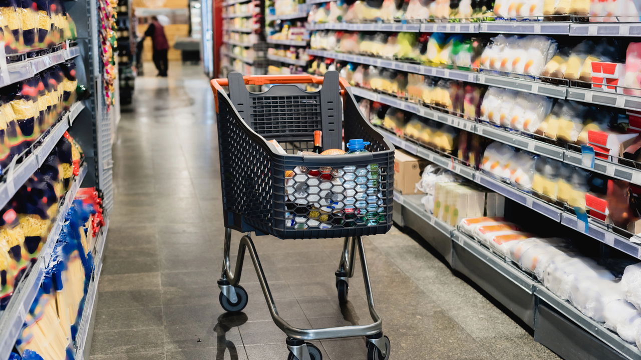 Grandes redes de supermercado decretam fechamento de dezenas de lojas