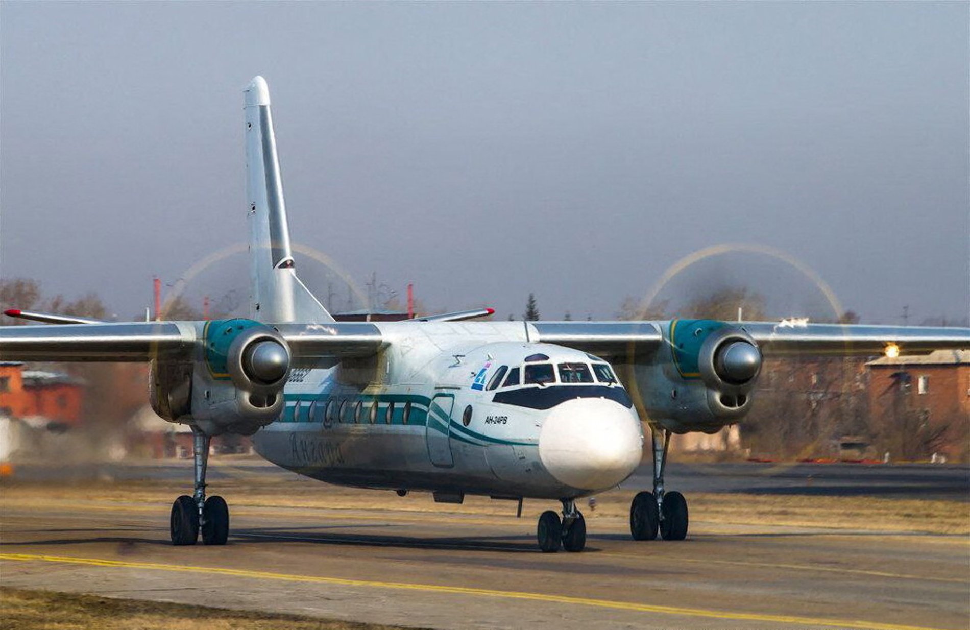 Avião bimotor cai e deixa mais de 40 mortos na Rússia