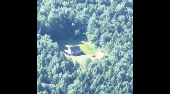 Homem é flagrado morando em mansão isolada em floresta na Escócia