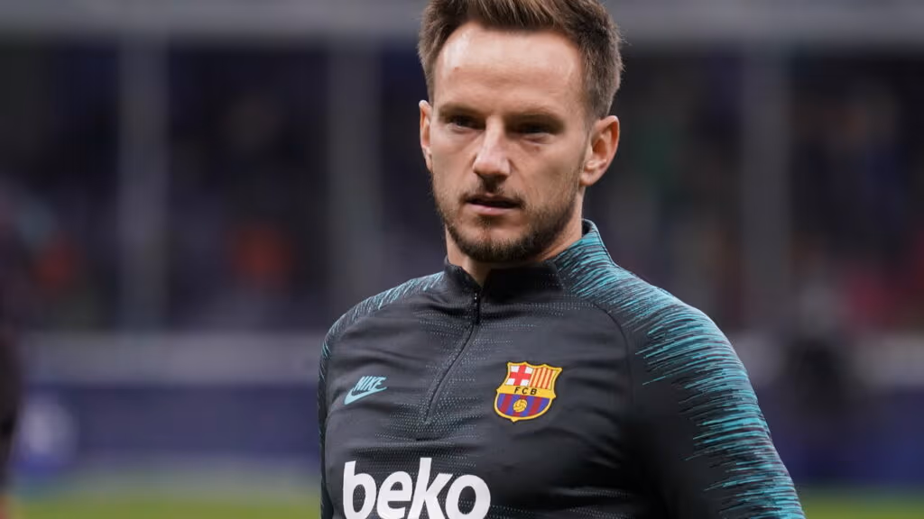 Ivan Rakitić, lenda do futebol, se despede dos gramados