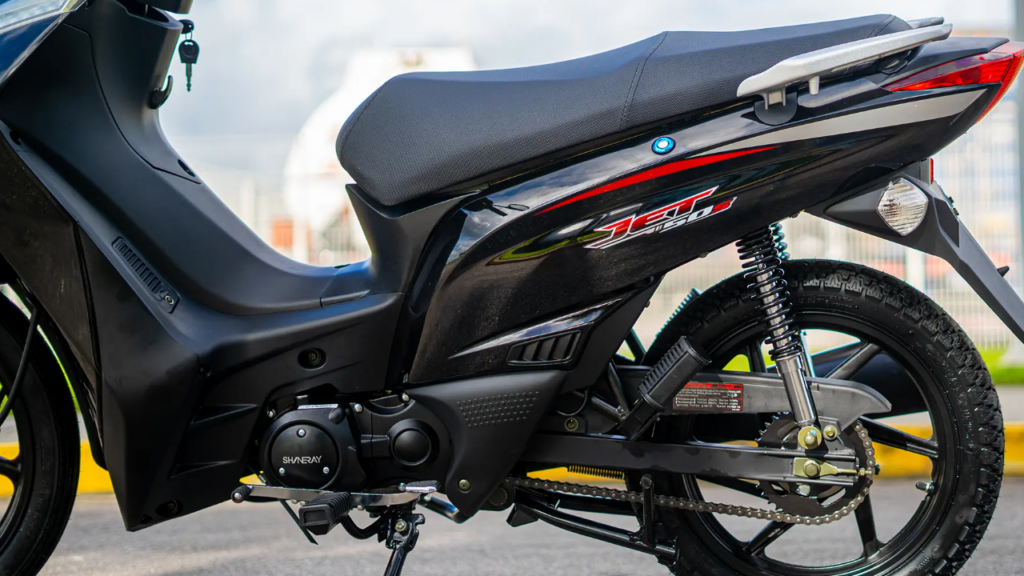 Essa motocicleta dispensa CNH para ser pilotada