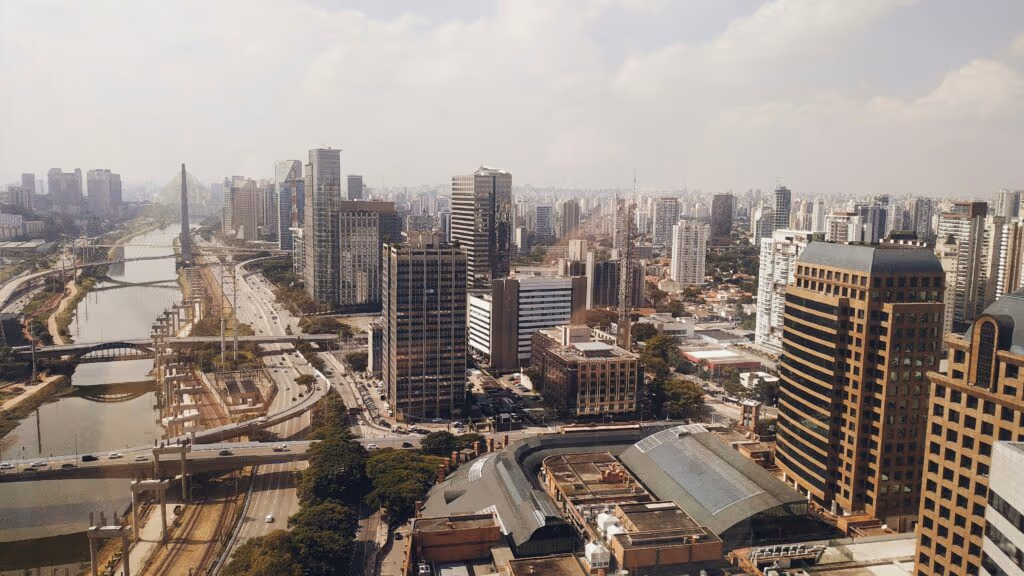 Mercado paulista de imóveis segue aquecido, mas em busca de ofertas