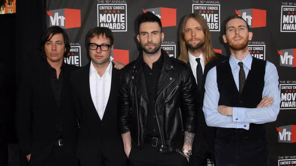Ex-membro do Maroon 5 é acusado de agredir exposa